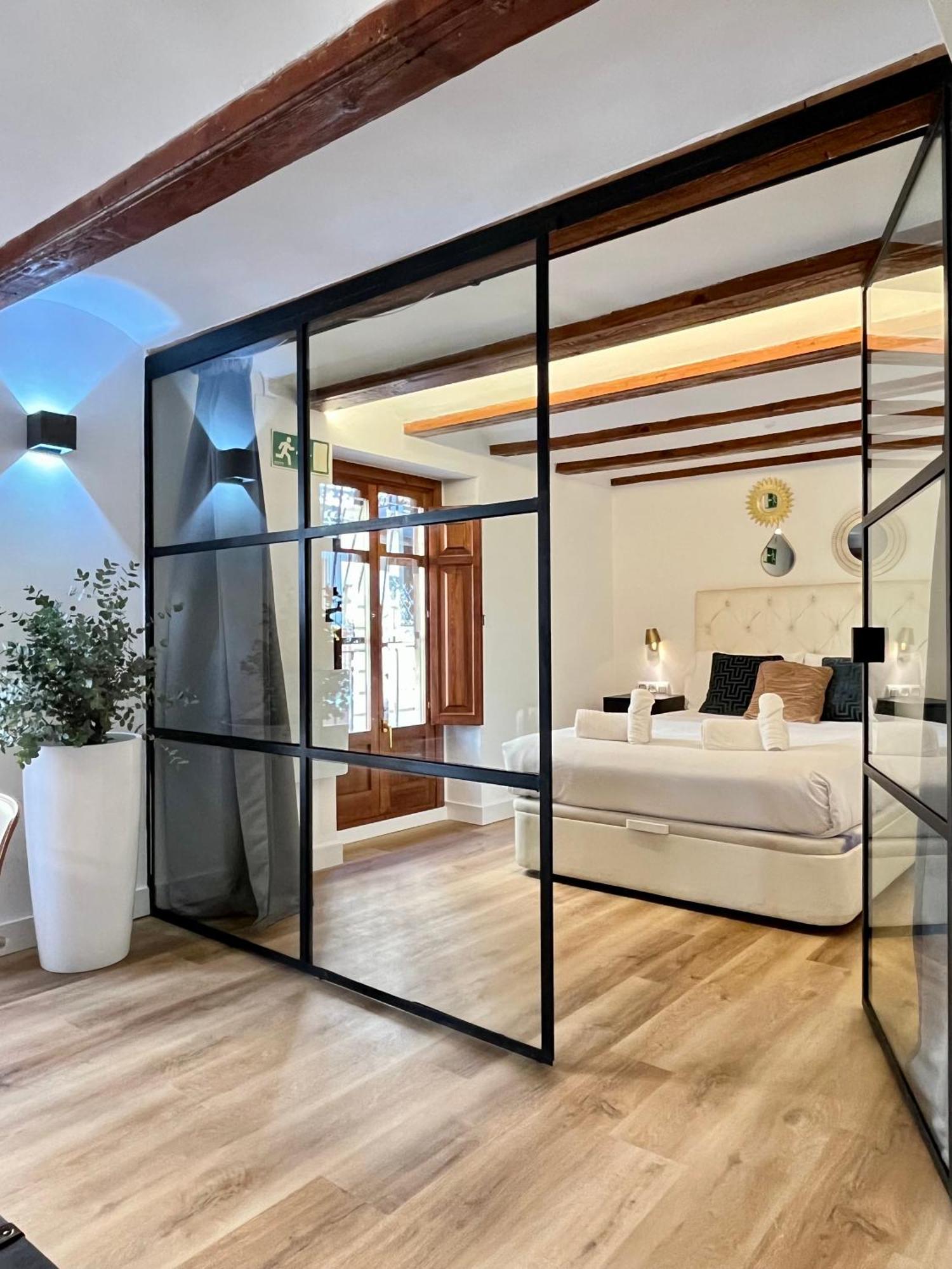 Werentvlc - Encantador Loft Casco Antiguo Valencia Luaran gambar