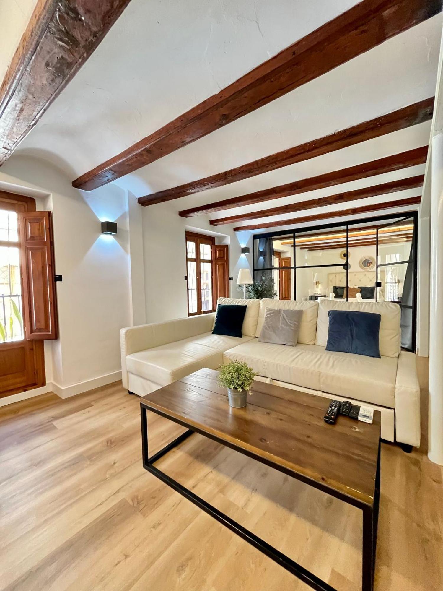 Werentvlc - Encantador Loft Casco Antiguo Valencia Luaran gambar