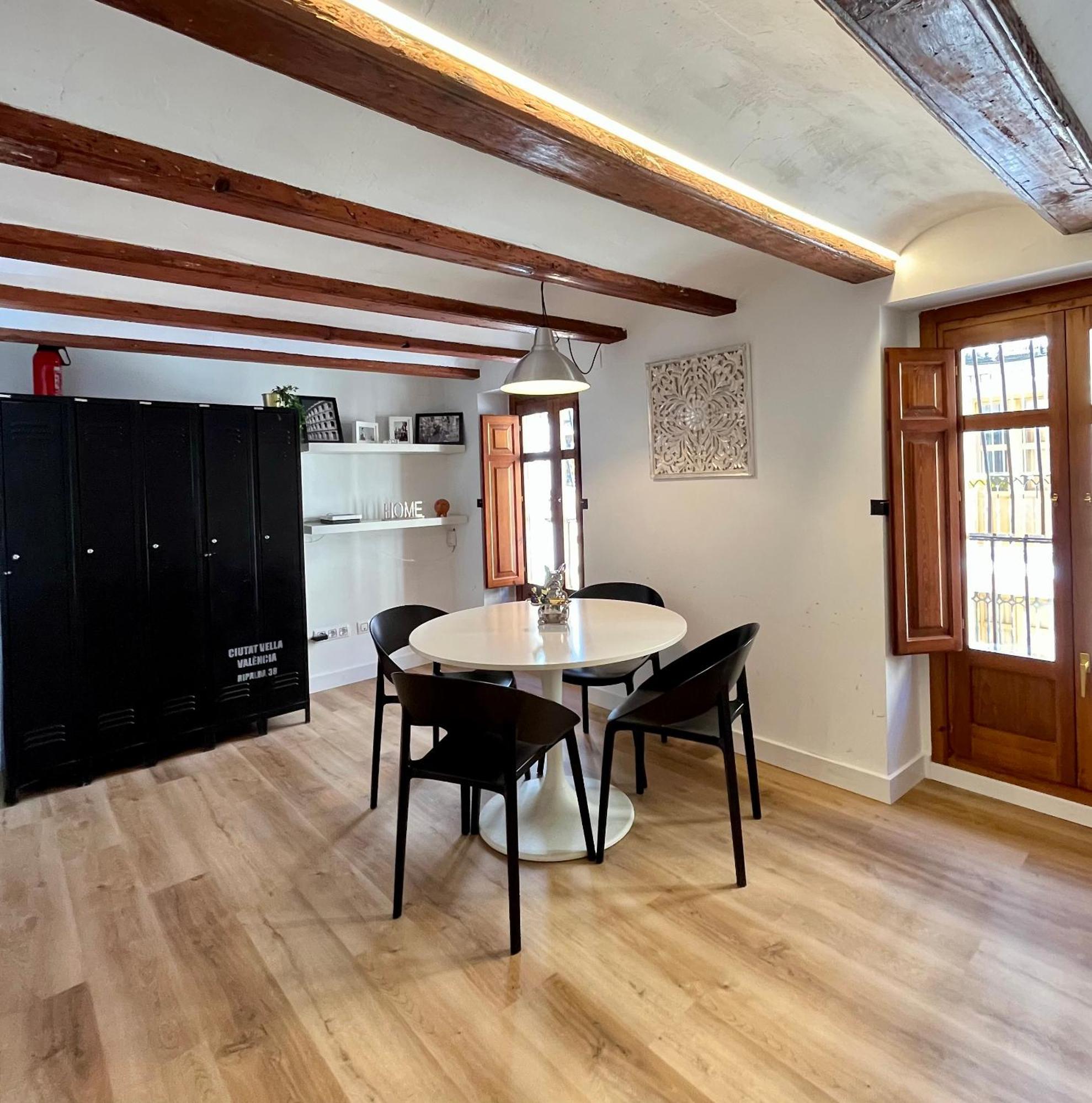 Werentvlc - Encantador Loft Casco Antiguo Valencia Luaran gambar